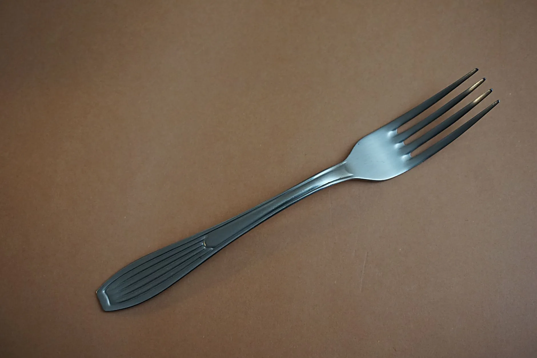 不锈钢餐盘与不锈钢碗在商用餐饮场景中的选型要点解析正文配图 2