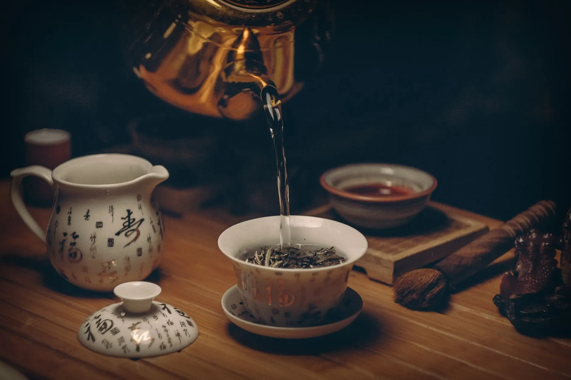 不锈钢餐盘与不锈钢碗的选型要点及耐用性对比分析